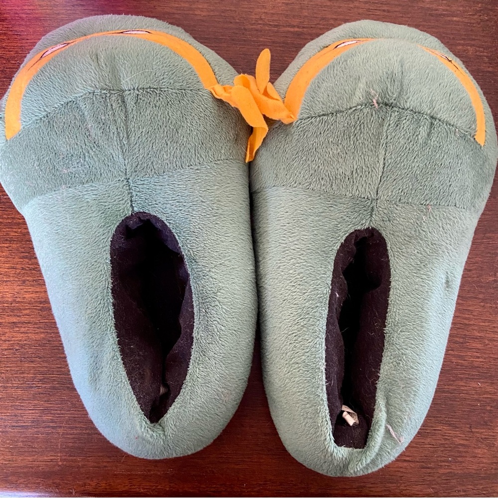Ninja turtle slippers, michelangelo, size 7-8
